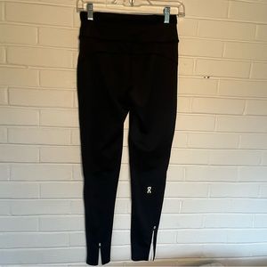 On Running black long tights leggings size small